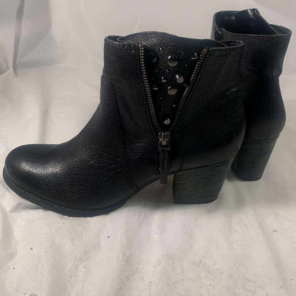 Nine West Women's Celinna Black Leather Studded Double Zip Western Ankle Boots